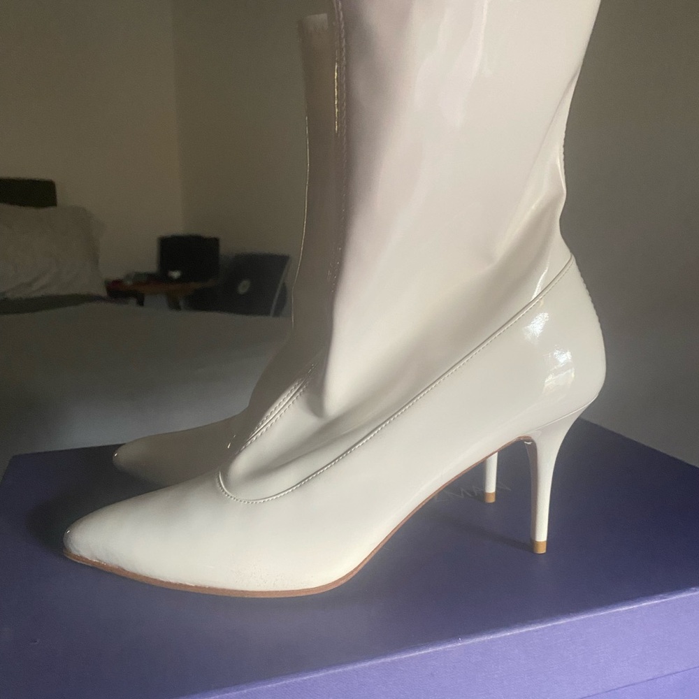 Stuart Weitzman Clingy Snow White Vernice 9.5 B NWT Patent Leather